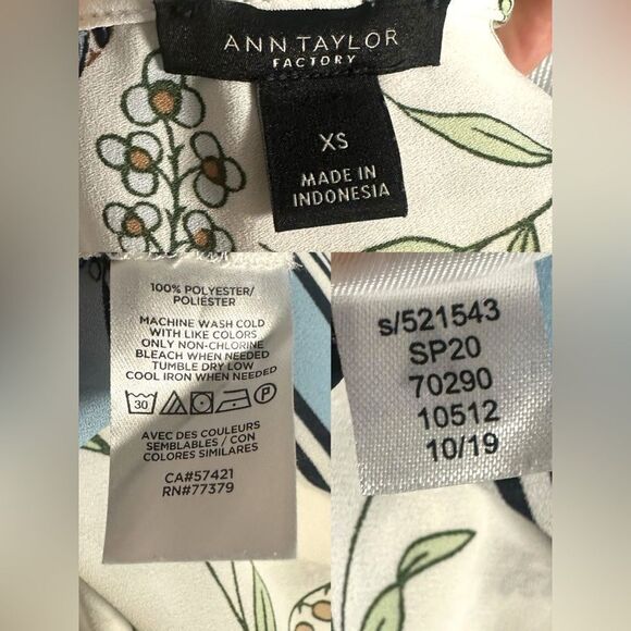 Ann Taylor Floral Tiered sleeve Flowy Blouse Size XS - Picture 12 of 14